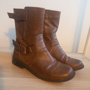 Womens Short Boots: Brown Boots - Size 8
